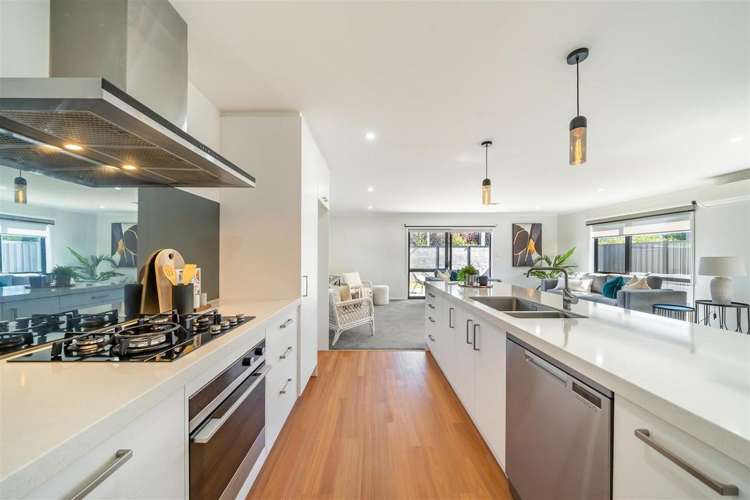 34 Te Kaeaea Crescent Wallaceville_13