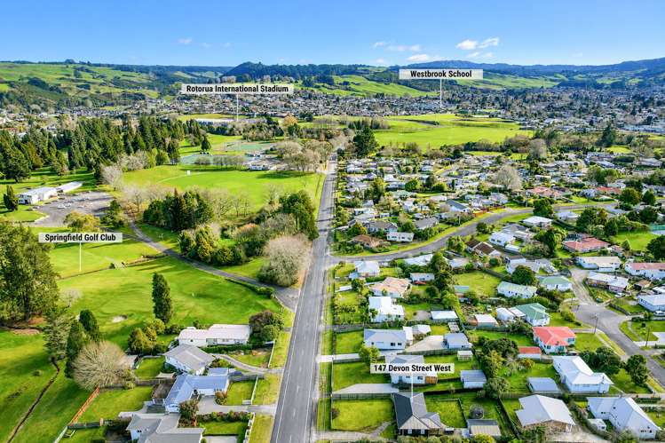 147 Devon Street West Hillcrest_36