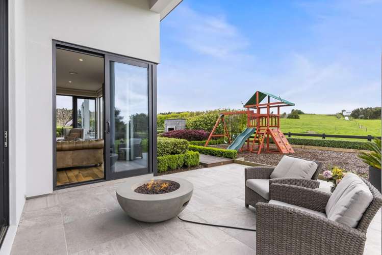 38 Hawthorne Lane 1694_25