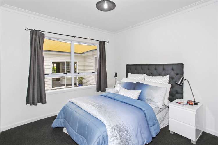 8 Callis Avenue Opaheke_15