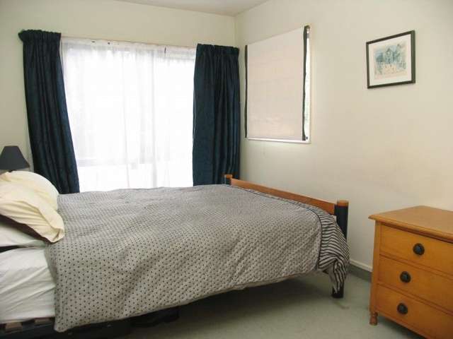 49b Wynyard Crescent Fernhill/Sunshine Bay_4