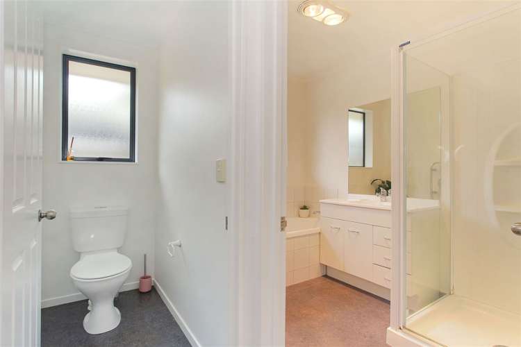 2 Plumstead Rise Glen Eden_9