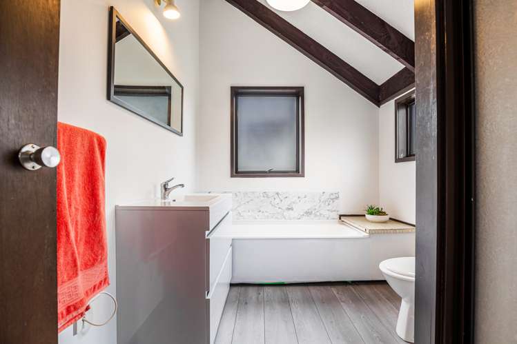 2/31 Arawa Street New Lynn_13