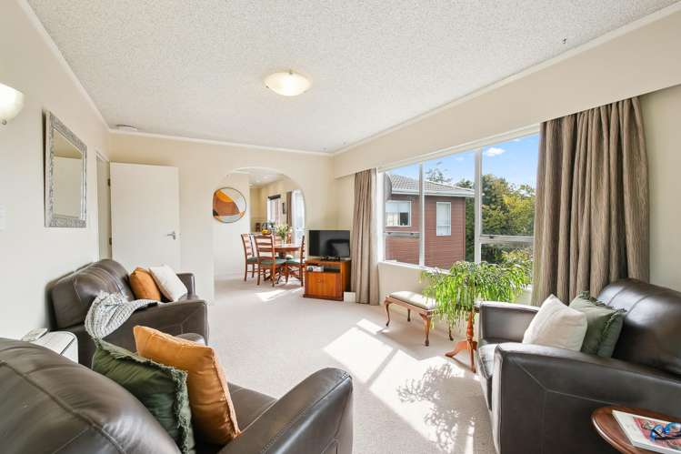 2A Mckeefry Grove Tawa_1