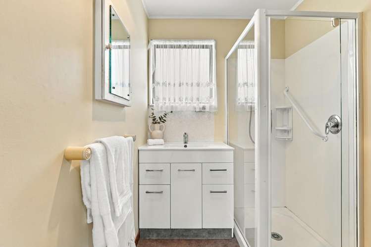 8b Lincoln Road Springvale_11