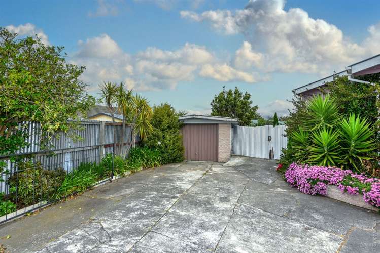 18 Rowan Avenue Aranui_18