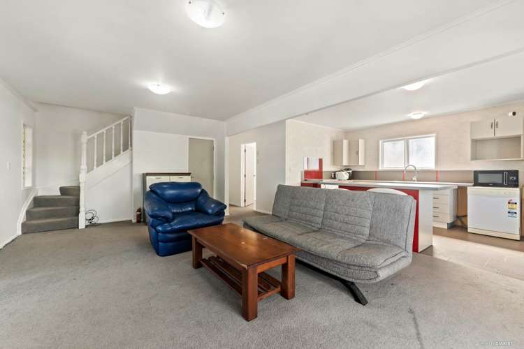 215 Vipond Road Stanmore Bay_6