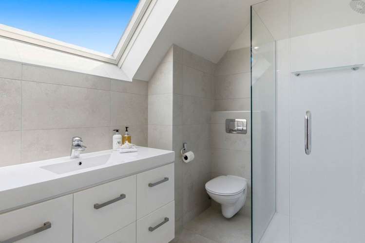 2/99 Hebron Road Waiake_6