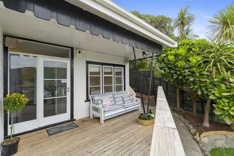 74 Mana Esplanade Paremata_16