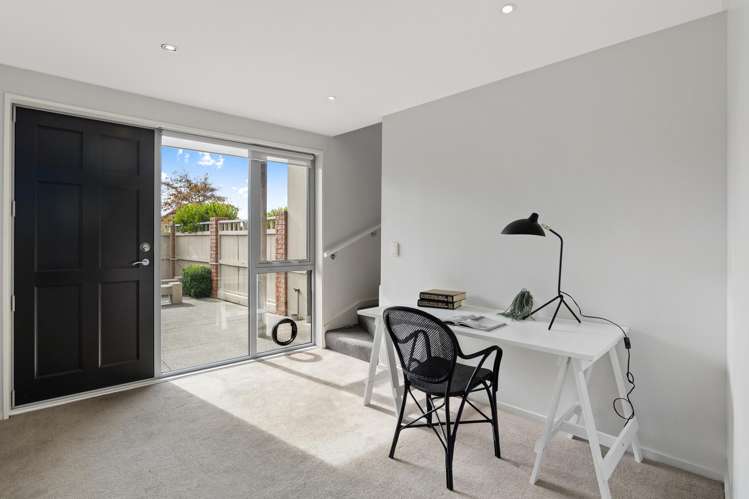 18 Henley Green Northwood_17