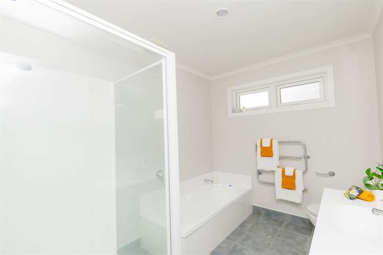 59 Erlestoke Crescent Churton Park_14