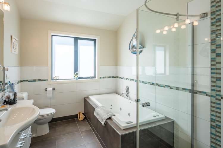 57 Kotuku Drive Paraparaumu Beach_13