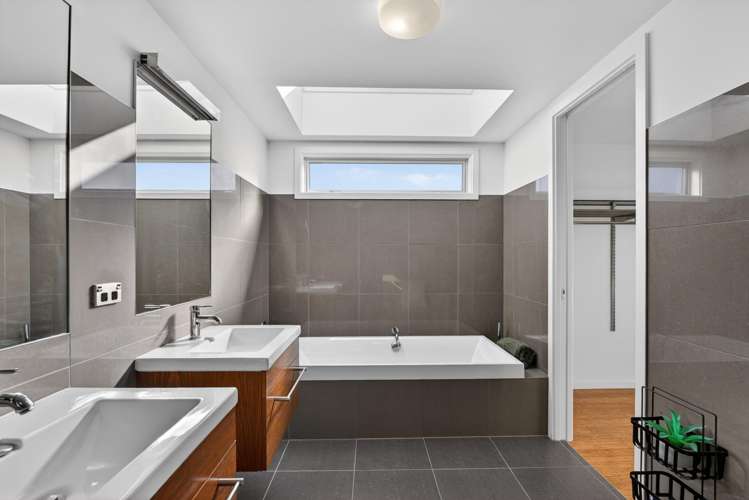156 Kaimata Road Bay View_25
