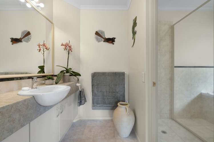 115 Grovenor Drive Orewa_21