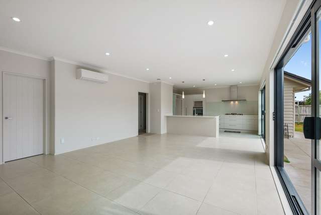 10 Andalusian Way Karaka_4