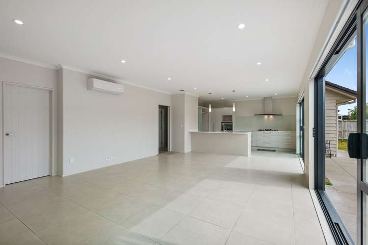 10 Andalusian Way Karaka_4