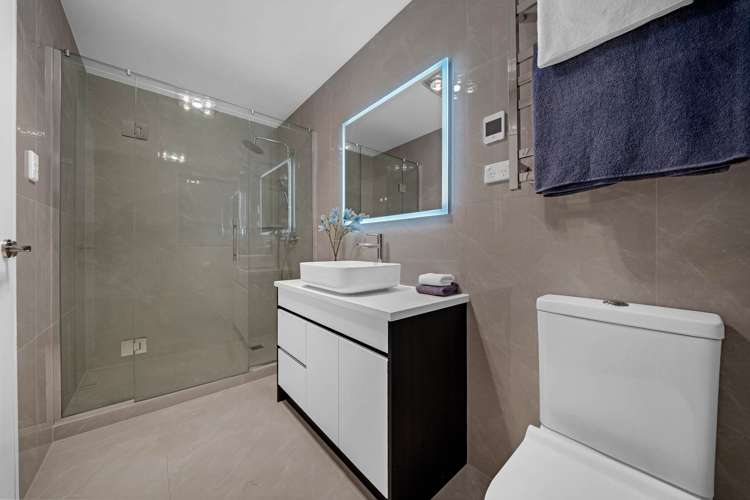 19 Dungloe Avenue Flat Bush_29