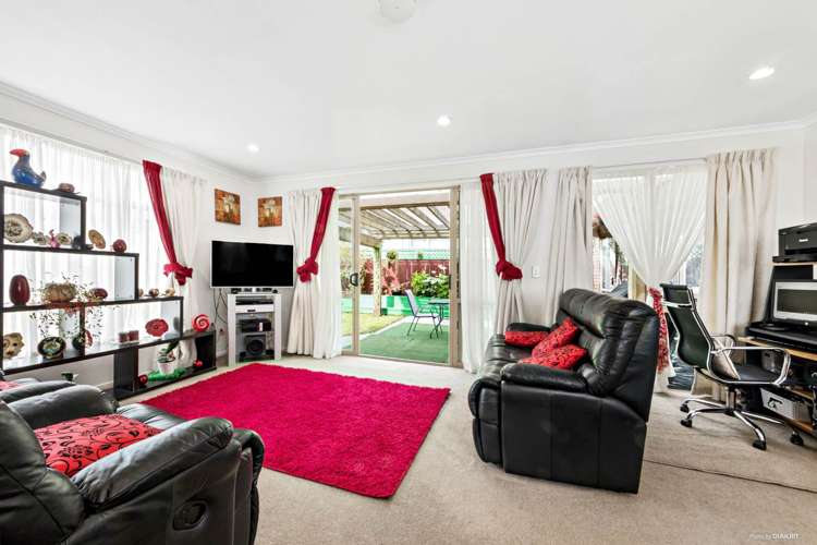 1b Charlenne Close Ranui_13