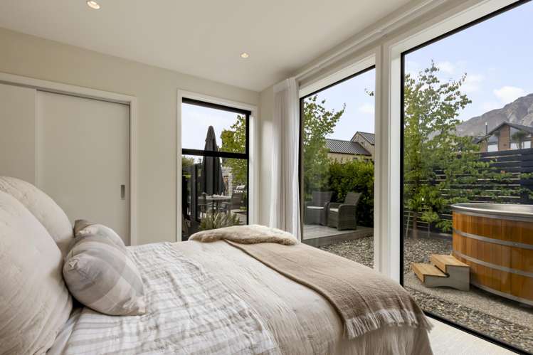 31 Falconer Rise Jacks Point_17