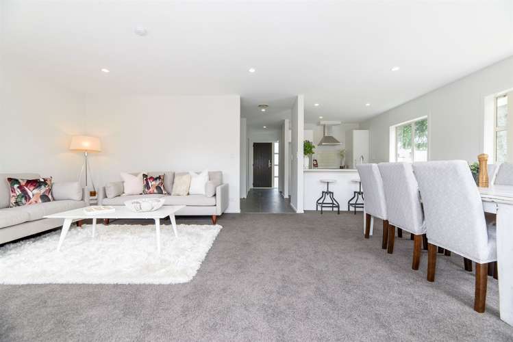 1/14 Fields Parade Oteha_7