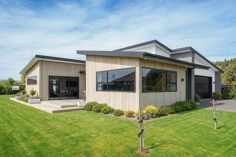 5 Carnaveron Drive Lincoln_29