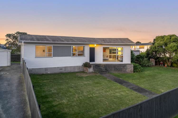 2 Pennant Grove Titahi Bay_21