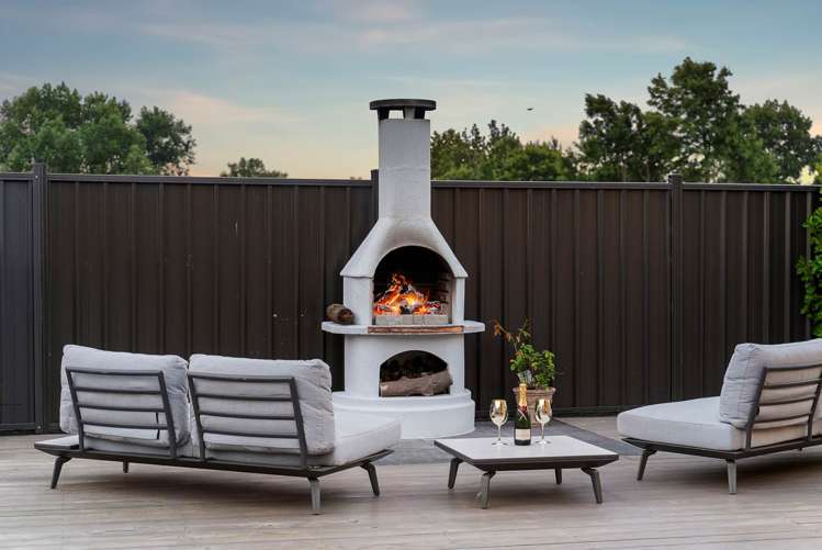 1 Coach Road Kingseat_8