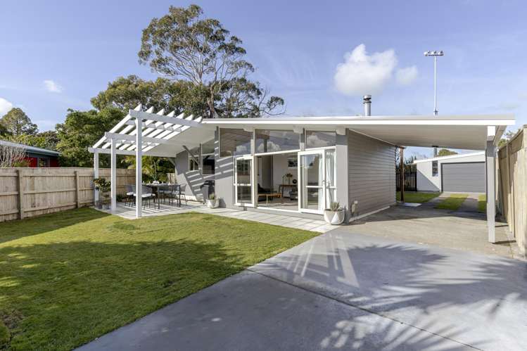 25 Waiwera Place Merrilands_0
