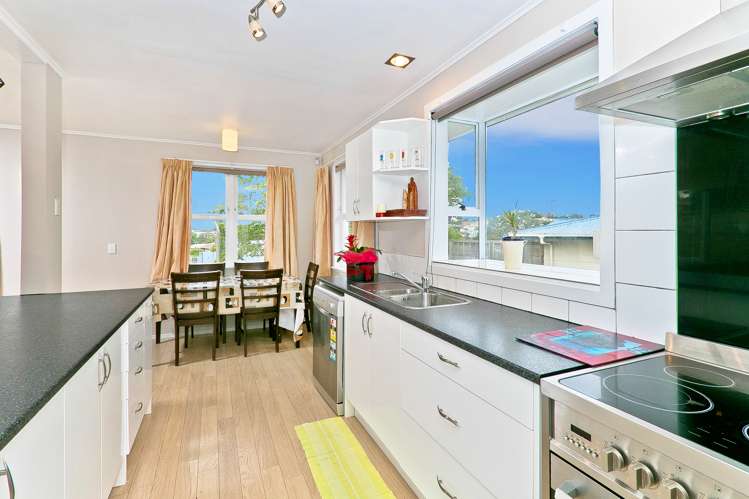 32 Meilland Place Glen Eden_5