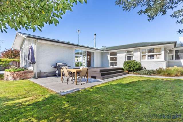 UNDER OFFER !