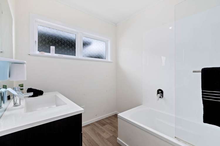 640 Beach Road Browns Bay_15