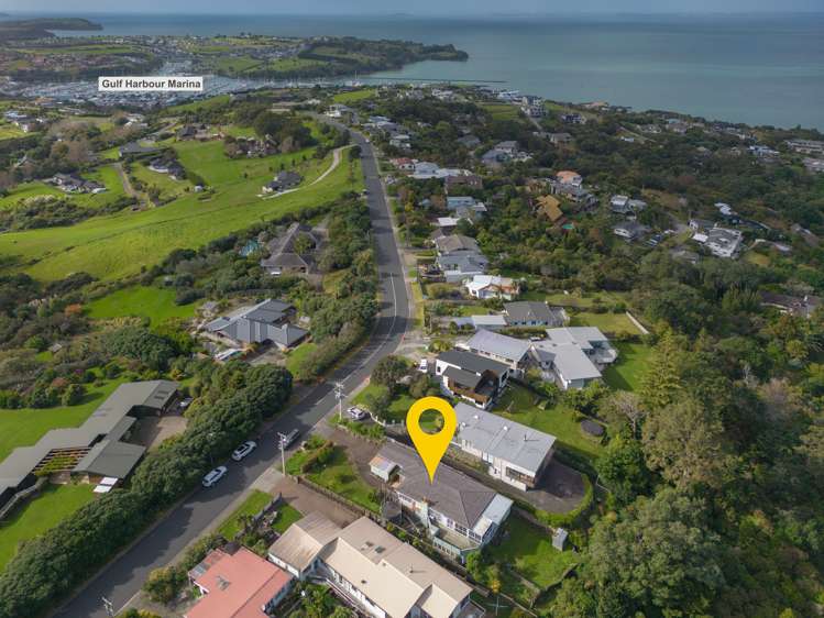 21 Roberts Road Matakatia_18