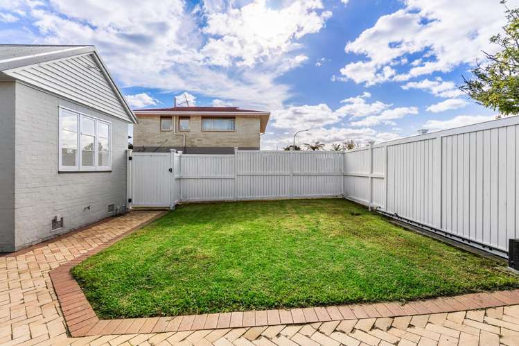30 Newcastle Terrace Mount Albert_3