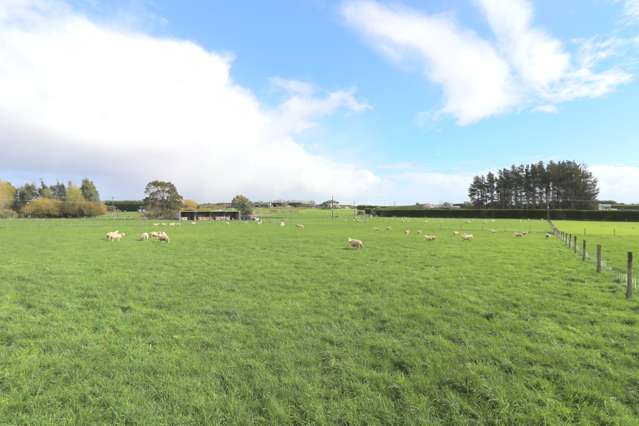 A Rare Slice of Waihopai Paradise!