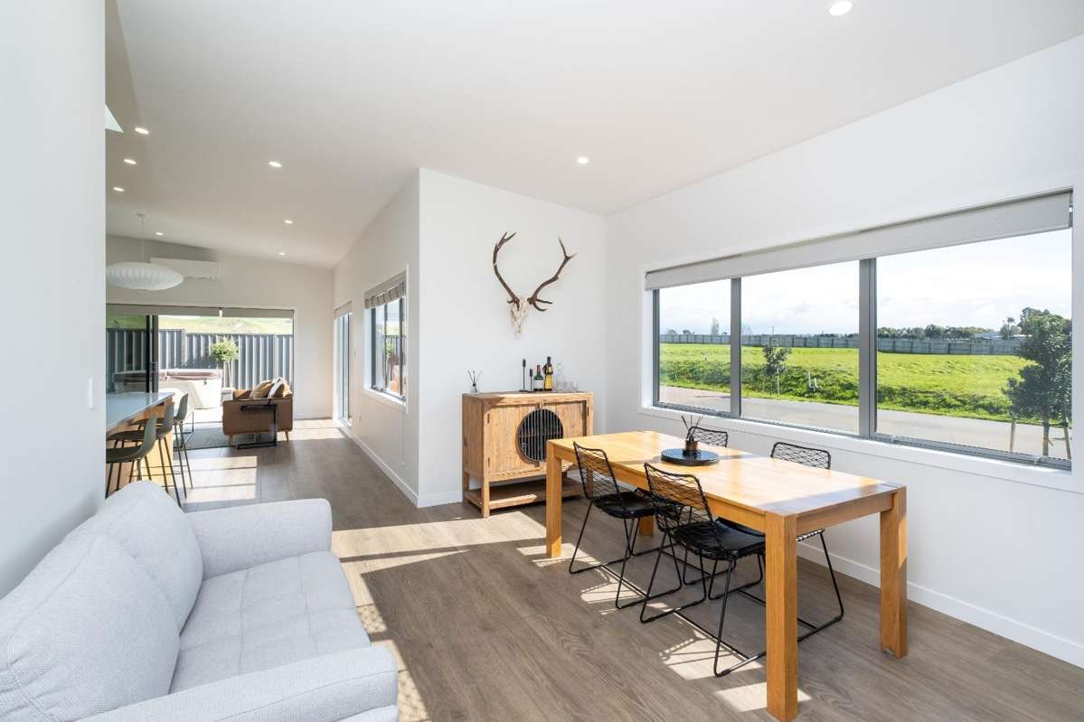 4 bedroom coastal elegance & lifestyle 5