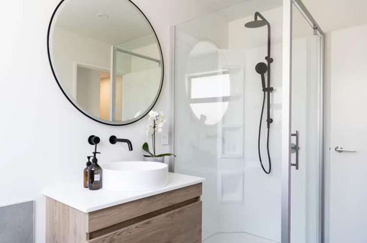 2 Whakatuora Road Papakura_6