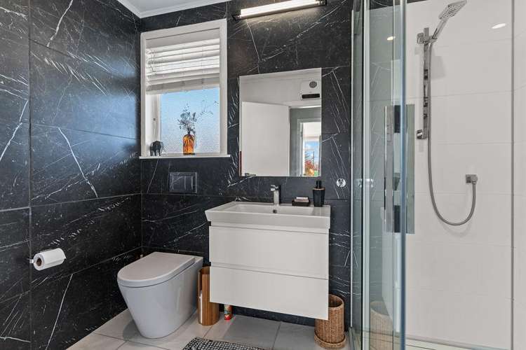 362 Somerset Road Carterton_11