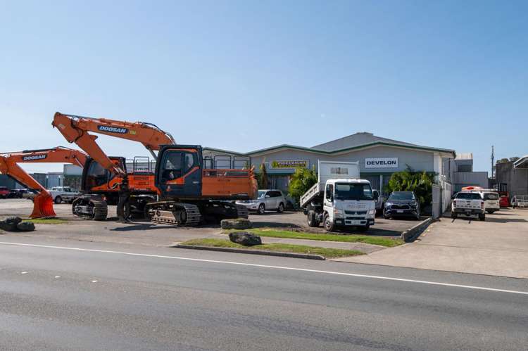 82 Old Taupo Road and 5 Gilltrap Street Mangakakahi_8