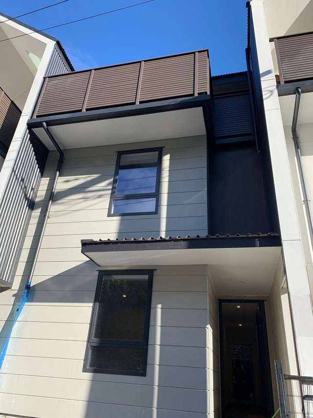 Stunning 4br Townhouse in great location