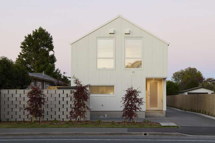 1/310 Lyttelton Street_0