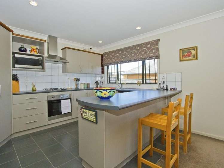 35 Moana Grove Waiwhetu_6