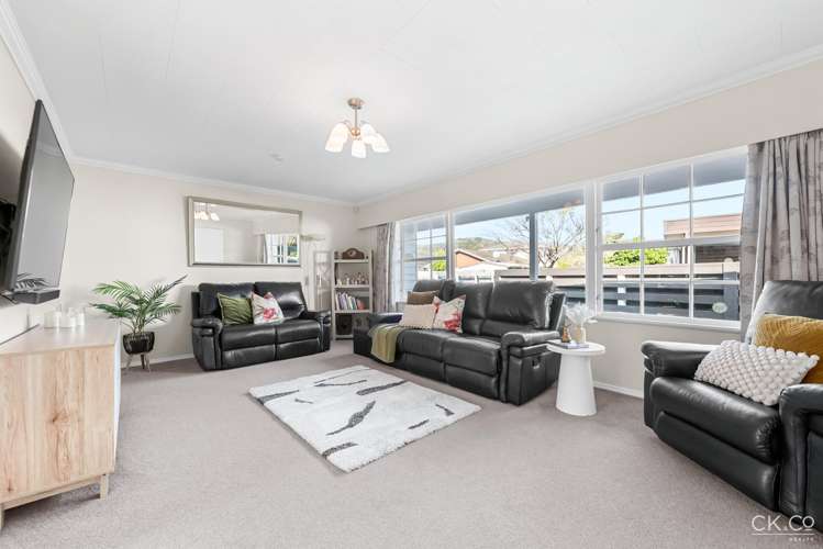 49b Kebbell Grove Epuni_1