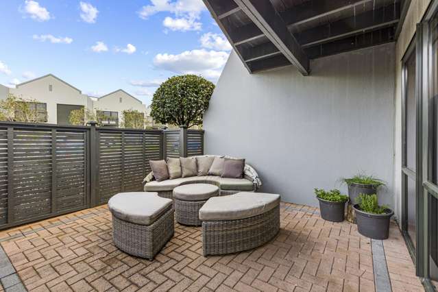 2/6 Airborne Road Rosedale_3