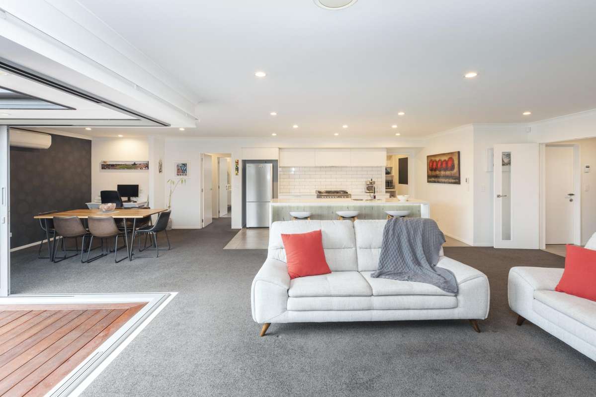 8 Carnaveron Drive_3