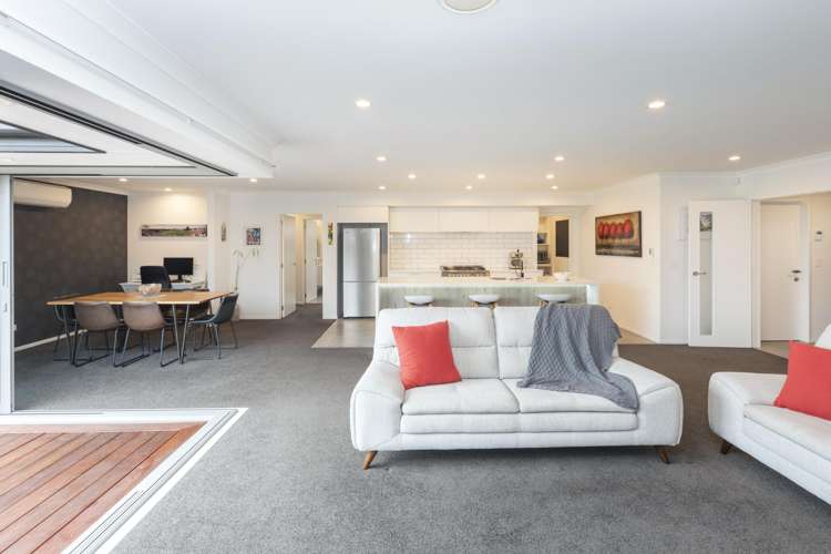 8 Carnaveron Drive Lincoln_7