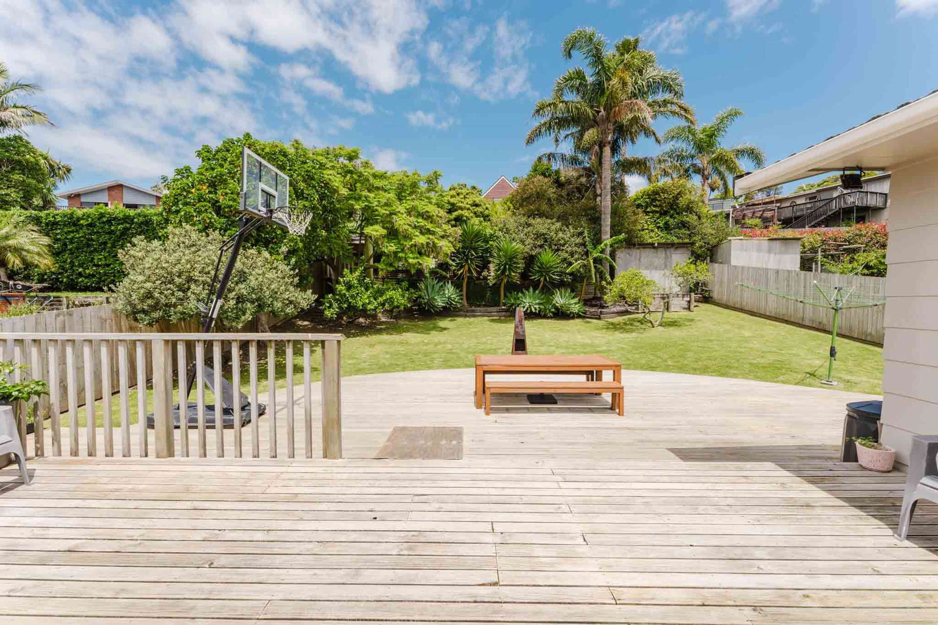 7 John Dee Crescent Red Beach_0