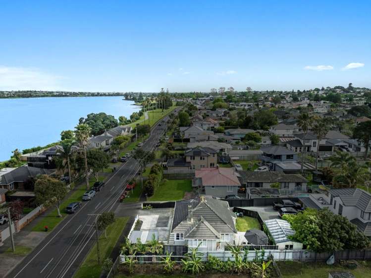 197 Riverside Avenue Pt England_23