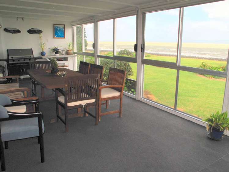 25 Seaview Avenue Te Puru_11