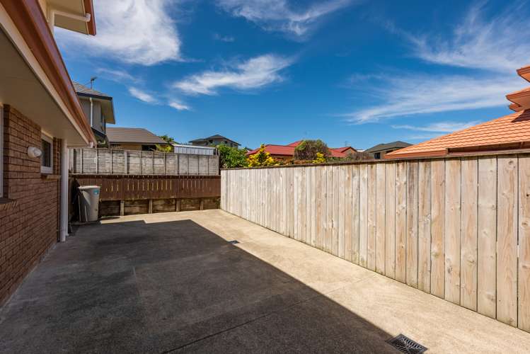 6 Black Pine Road Woodridge_25