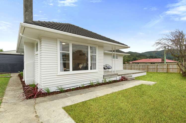 20 Petrie Street Wainuiomata_15